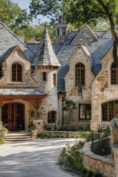 Contemporary French country exterior with sleek metal accents French Country Chateau Exterior, Modern French Country House Exterior, French Home Exterior, Modern French Country House, Chateau Exterior, Modern French Home, Country Chateau, French Country Chateau