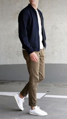 Men Dressing Style Casual Simple, Male Teacher Outfits High School, Male Business Casual Outfits, Scandinavian Mens Fashion, Uniqlo Men Outfit, Mens Work Outfits, Stylish Mens Suits, Mens Smart Casual Outfits, Mens Business Casual Outfits