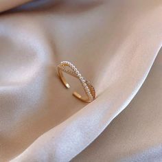 Infinity Rings, Jewelry Girl, Swarovski Ring, Womens Rings Fashion, Gold Ring Designs, Golden Jewelry, Infinity Ring