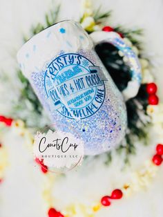 16 oz mug, comes with sliding lid and a straw. Free shipping as well. Very cute mug Glitter Mug, Snowman Snowflake, Custom Tumbler Cups, Christmas Tumbler, Mug Gifts, Cute Mug, Mug Art, Mug Christmas