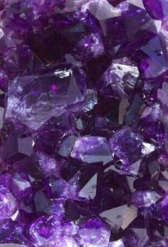 Festival Grounds, Amethyst Healing Properties, Violet Aesthetic, Lavender Aesthetic, Crystal Aesthetic, Amethyst Healing, 背景 シンプル, All Things Purple, Amethyst Geode