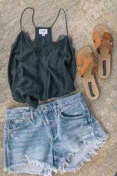 Vacation Outfits Amusement Park, How To Style Jean Shorts Summer, Savannah Summer Outfits, Cute Summer Fashion, Summer Outfits 30s, Summer Outfits With Jean Shorts, Summer Outfits Jean Shorts, Nice Summer Outfits, Outfits With Jean Shorts