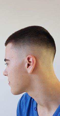 Buzzcut Men Fade Short Hairstyles, Batman Haircut, Buzzcut Haircut, Mens Slicked Back Hairstyles, Crew Cut Hair, Gentleman Haircut, Haircut Names, Men Fade Haircut Short