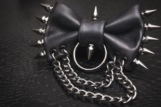 vie-und-morte: “ These are some awesome bows, sold by JakeSimp on Etsy. ” Metal Bow, Gothic Accessories, Estilo Punk, Leather Bow, Goth Outfits, Grunge Style, Dark Fashion, Grunge Aesthetic, Goth Fashion