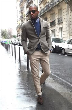 top button French Men Style, Paris Mens Fashion, Men Style Tips, Grey Blazer, Business Casual Men, Gentleman Style