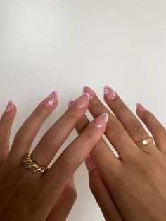 Cute Acrylic Nails For Tan Skin, Vacation Nails Short Round, Acrylic Nails Ideas Short Almond Pink, March Nail Inspo Almond, Short Gel Nail Designs Natural Manicures, Nails That Grow Out Well, Beginning Nail Designs, Pink Small Nails, Classy Spring Acrylic Nails