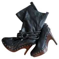 Dolce Vita Black leather boots with wooden heels, featuring a studded design and tassels
7.5
Good condition Wooden Heels, Wooden Heel, Black Leather Boots, Women's Boots, Leather Boots, Tassels, Womens Boots, Shoe Boots, Ankle Boots