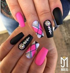 Pink Black Nails, Unghie Sfumate, Pink Gel, Pink Nail Art, Black Nail Designs, Pink Nail Designs, Pink Nail, Bling Nails, Gorgeous Nails