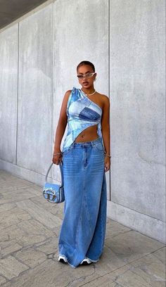 Maxi Skirt Styling, Celebrity Brides, Skirt Styling, Full Blue, Jeans Trend, Trend 2023, Denim Jeans Fashion, Maxi Skirt Outfits