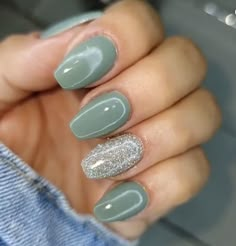 Neutral March Nails, Holiday Manicure Ideas, Holiday Manicure, Silver Nail Designs, Fall Gel Nails, Manicure Ideas, Dipped Nails, Prom Nails, Christmas Nail Designs