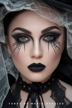 Halloween Makeup Artist, Halloween Makeup For Kids, Halloween Makeup Kits, Most Creative Halloween Costumes, Halloween Costumes To Make, Cute Halloween Makeup, Halloween Beauty, Halloween Makeup Ideas, Witch Makeup