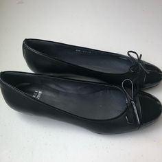 Brand New Never Worn Stewart Weitzman Ballet Flats. Black Leather And Patent Leather With Bow Detail Stewart Weitzman, Ballet Flats Black, Black Leather Ballet Flats, Stuart Weitzman Shoes, Bow Detail, Stuart Weitzman, Flat Shoes Women, Ballet Flats, Loafer Flats