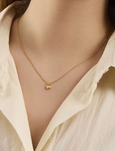 Gold Chain With Locket Designs, Chain Lockets Gold For Women, Gold Jewelry Simple Necklace Classy, Simple Gold Chain Designs For Women, Gold Locket Designs For Women, Simple Chain Designs Gold, Chain Lockets Gold Simple, Pendents Design, Gold Chains For Women Design