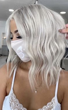 Blonde Hair With Dark Roots, Blonde Hair With Lowlights, Hair With Dark Roots, Ice Blonde Hair, Hair With Lowlights, Platinum Blonde Hair Color, Icy Blonde Hair, White Blonde Hair