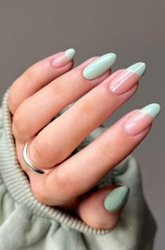 Nail Inspo Pastel, Pastel Summer Nails, 2025 Nails, Round Nail Designs, Nails Acrylic Almond, Mint Green Nails, Mint Nails, Pastel Nail, Green Nail Designs