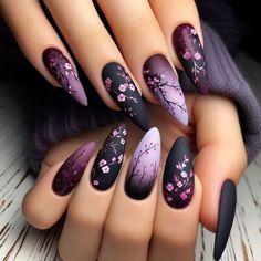 Violet Nails Designs, Purple Floral Nails, Pink And Purple Nails, Ongles Gel Violet, Black Nail Designs, Easy Nails, Pretty Nail Art, Fall Nail Art