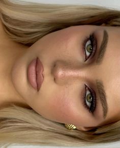 Makeup Looks For Green Eyes, Prom Eye Makeup, Formal Makeup, Makeup For Blondes, Smink Inspiration, Makijaż Smokey Eye, Dark Makeup, Makeup Looks Tutorial, Makeup For Green Eyes