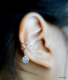 Ear Cuff with Swarovski Crystal Birthstones - $6.00 Simple Ear Cuff, Ear Cuff Jewelry, Wrap Earrings, Wire Jewelry Designs, Cuff Jewelry, Diy Wire Jewelry