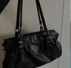 Black Prada Bag Aesthetic, Vintage Black Handbag, Prada Vintage Bag, Vintage Prada Bag, Bag Prada, My Pics, Bags Aesthetic, Prada Handbags