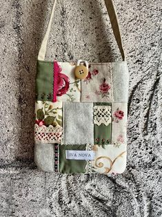 This adorable cross body bag is made from different pieces of fabric. It is quilted and has a cotton lining with a pocket. The bag can be used daily, for school or a walk. When you travel you can keep the essential little things in it - small wallet, key, phone, ID or passport. It is a perfect gift for a girl with personality. It is functional and very comfy. It is crafted with attention to detail and it is closed with a button and a handmade loop. This bag is a perfect gift for daughter, grandd Upcycled Tote Bags, Quilted Tote Bags Tutorial, Fabric Bag Design, Upcycled Tote, Purse Aesthetic, Patchwork Tote Bags, Bible Bag, Cotton Purse, Tote Bag Tutorial