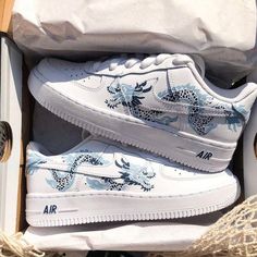 Painted Nikes, Custom Painted Shoes, Custom Shoes Diy, Painted Sneakers, Pretty Shoes Sneakers, Custom Nike Shoes, All Nike Shoes, Custom Air Force 1, Hand Painted Shoes