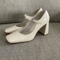 Perfect Condition Besides Light Wear On The Soles. I'm A 7/7.5 And These Were Too Small! Fit True To A Size 6.5/7. Such A Beautiful Classy Shoe, Not Found Online Anymore! Classy Shoe, Corporate Girly, Classy Shoes, Mary Jane Heels, Jeffrey Campbell Shoes, Jeffrey Campbell, White Cream, Cream White, Mary Janes