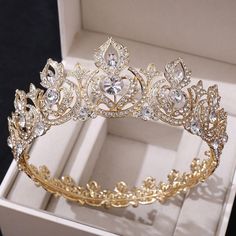 Princess Tiara Aesthetic, Fantasy Princess Crown, Pretty Tiaras, Fantasy Crown Queens, Quince Tiaras, Royal Headpiece, Tiara Aesthetic, Fantasy Tiara, Quinceanera Crowns