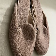 Slip On Style Backless Loafer/ Travel Slipper Lamb Shearling Worn Once Size 38 Travel Slippers, Backless Loafers, Shearling Slippers, Helmut Lang, Flat Shoes Women, Loafer Flats, Slippers, Loafers, Slip On