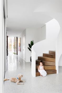 Staircase Architecture, Round Stairs, Stairs Makeover, House Staircase, Concrete Interiors, Stairs Architecture, Stairs Design Modern, Lan Can