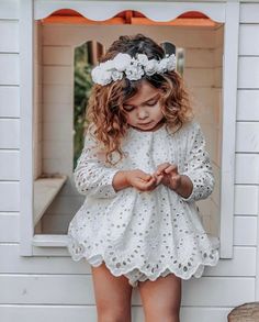 Arabella And Rose®️Est 2012 on Instagram: “Princess essentials 🤍✨ Our White Ivy Two Piece Set is a timeless style to inspire special moments 🕊 Sizes 000-3⁠ ⁠” Girls Christening Dress, Country Flower Girls, Flower Girl Dresses Country, Dress Shorts Outfit, Christening Dress Baby Girl, Flower Girl Dresses Vintage, Girl Kid, Girls Boutique Clothing, Baptism Dress