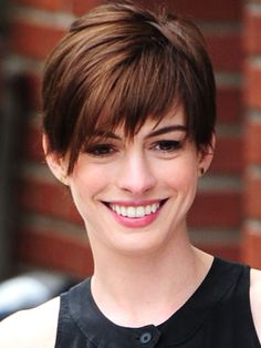 anne hathaway haircut - Buscar con Google Edgy Haircuts, Short Brown Hair, Oval Face Hairstyles, 2015 Hairstyles, Growing Out Short Hair Styles, Long Pixie