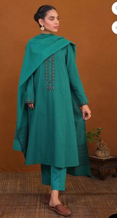 Winter Woolen Suits For Women Indian, Plain Suit Designs Pakistani, Black Frock, Hijab Style Tutorial, Girls Dresses Sewing, Indian Designer Suits, Salwar Designs, Fashion Terms, Kurta Neck Design