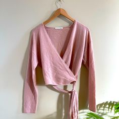 Never Been Worn Or Washed, No Flaws Baby Pink Super Soft Cashmere Sweater Kinda Cropped Looks Perfect With High Waisted Skirts Or Jeans Love This Piece, Offers Welcome, Just Gauging Interest May Keep For Myself Spring Wrap Sweater Fitted, Baby Pink Sweater, Waisted Skirts, Jeans Love, High Waisted Skirts, Simple Wardrobe, Pink Wrap, Cross Top, Bright Winter