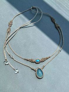 Birth Stone Jewelry, Pola Macrame, قلادات متدلية, Aquamarine Necklace, Dope Jewelry, Aquamarine Jewelry, Funky Jewelry, Macrame Necklace, Jewelry Lookbook