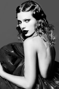 taylor swift’s first photoshoot for reputation album, the start of a new era & aesthetic Vogue Photoshoot, British Vogue, Swift, Vogue, Black And White, White, Black