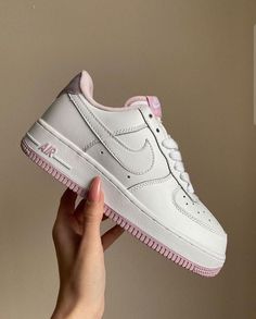 Trendy Shoes Sneakers, Nike Shoes Girls, Jordan Shoes Girls, Pretty Shoes Sneakers, All Nike Shoes, Shoes Cute, Shoes Teen