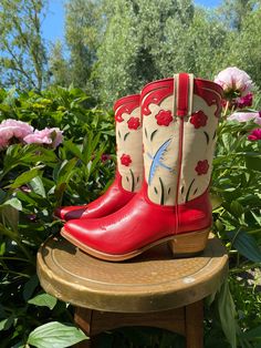 WE OFFER FREE SHIPPING on our website www.Dandelie.com Follow @dandeliethelabel on Instagram for updates! These Colibri Boots in red are handcrafted in Spain. Our boots are made of the finest leather, and over time will adjust and mould to fit your feet perfectly. Our boots compliment any style, whether you're a 70s vintage babe, a Bohemian soul, a Western cowgirl, or just looking to spice up your style! These boots are a statement, investment piece that will elevate any outfit. Red Weetern Cowboy Boots, Red Bridal Boots, Pretty Boots, Bohemian Soul, Funky Shoes, Red Bird, Fancy Shoes, Heel Caps, Cow Girl