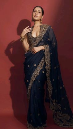 Blue Saree Look, Saree Looks, Navy Blue Saree, Glamorous Saree, Raashi Khanna, Reception Saree, Rashi Khanna, Deep Navy Blue, Indian Dresses Traditional