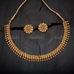 Traditional Jewelry Antique, Cool Jewelry Unique, Edgy Engagement Ring, Trendy Gold Necklace, Engagement Ring Non Traditional, Necklace Set Indian Bridal Jewelry, Aesthetic Edgy, Delicate Gold Jewelry