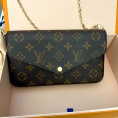 Brand New With Tags, Felichie Pochette, Monogram Expensive Things, Louis Vuitton Clutch, Bags Louis Vuitton, Louis Vuitton Purse, Cute Lazy Day Outfits, Lazy Day Outfits, Louis Vuitton Bags, Bags Designer Fashion, Designer Bags