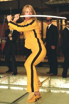 Uma Thurman Kill Bill, Kill Bill Costume, Female Movie Characters, Kill Bill Movie, Iconic Movie Characters, Movie Character Costumes, Inglourious Basterds, Yellow Suit, Reservoir Dogs