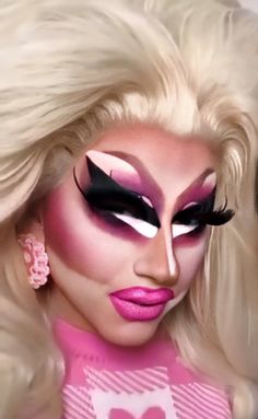 Easy Drag Queen Makeup, Makeup Collage, Drag Queen Costumes, Makeup Challenge, Drag Queen Outfits, Drag Make-up, Rupaul Drag Queen, Trixie Mattel, Drag Queen Makeup