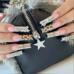 @AngieDiors Elegant Brown Nails, Glitzy Nails, Brown Nail Designs, Brown Nail, Brown Nails Design, Nail Collection, Exotic Nails