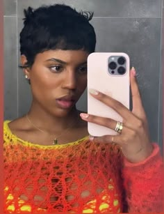 Baldie Baddie, Wig Hairstyles Bangs, Short Chic Hair, Renell Medrano, Pixie Cut Curly, Pixie Cut Curly Hair, Pixie Bobs, Cut Curly Hair