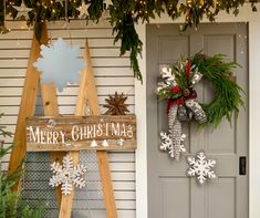 Our 10-inch Sublimation Snowflake Door Hanger is a fantastic blank for creating custom winter or holiday decor. Made from sturdy white MDF, this one-sided door hanger is perfect for vivid sublimation designs. It comes with a rustic twine cord, making it easy to hang on doors, walls, or in displays. Ideal for both hobby crafters and small business owners looking to offer seasonal, personalized items. 10 inch White MDF One sided Includes a twine cord Pressing Instructions:Temp: 400 Time: 60 second Rustic Front Door Decor, Christmas Porch Ideas, Diy Christmas Door Decorations, Diy Christmas Door, Fresh Garlands, Classic Holiday Decor, Manager Tips, Porch Wreath, Classic Christmas Decorations