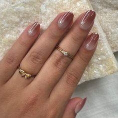 Caramel Glaze is a short and rounded nail set with a beautiful caramel ombre coat and chrome finish. Nails Inspo Fall, Nails Ideas Fall, Nail Design Fall, Nails 2022 Fall, Fall Nails Inspiration, Fall Nails Art, Jazzy Nails, Nail Inspo Fall, Fall Nail Inspiration