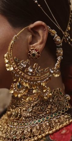 Vintage Indian Jewelry, Glamorous Lifestyle, Indian Wedding Guest, Bridal Jewelery, Bridal Jewelry Vintage, Indian Bridal Jewelry Sets, Pretty Jewelry Necklaces, Antique Jewellery Designs, Antique Bridal Jewelry