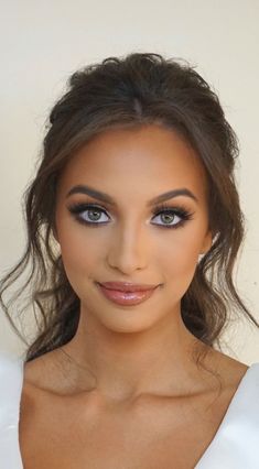 Pageant Makeup For Green Eyes, Bridesmaid Make Up Ideas, Contour Wedding Makeup, Special Event Makeup Looks, Makeup For Gala Event, Matron Of Honor Makeup Ideas, Wedding Makeup Brown Hair Brown Eyes, Wedding Makeup Contour, Make Up For Family Pictures