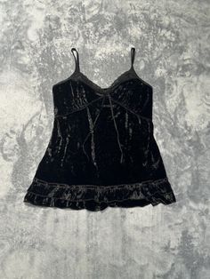 Japanese brand velvet  black women's cami top  -Preloved, in great condition -Bust:79-87cm, length:55cm, -Best fits uk8 dollete coquette balletcore kawaii harajuku dollcore fairy female jfashion grunge fatal gyaru preppy Black Velvet Tops For Party, Black Velvet Top For Party, Y2k Black Camisole With Spaghetti Straps, Y2k Black Spaghetti Strap Camisole, Sleeveless Velvet Tops For Party, Gothic Camisole Top For Party, Japan Aesthetic Outfit, Dollete Coquette, Clothes 2000s