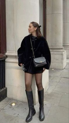 Old Money Fashion, Fall Travel Outfit, Money Fashion, Looks Pinterest, Skirt Outfits Fall, Skandinavian Fashion